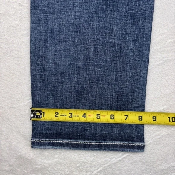 NWT Miss Me Jeans Curvy Fit Straight Mid Rise 33 X 32 Women's Jeans Distressed - Picture 13 of 16